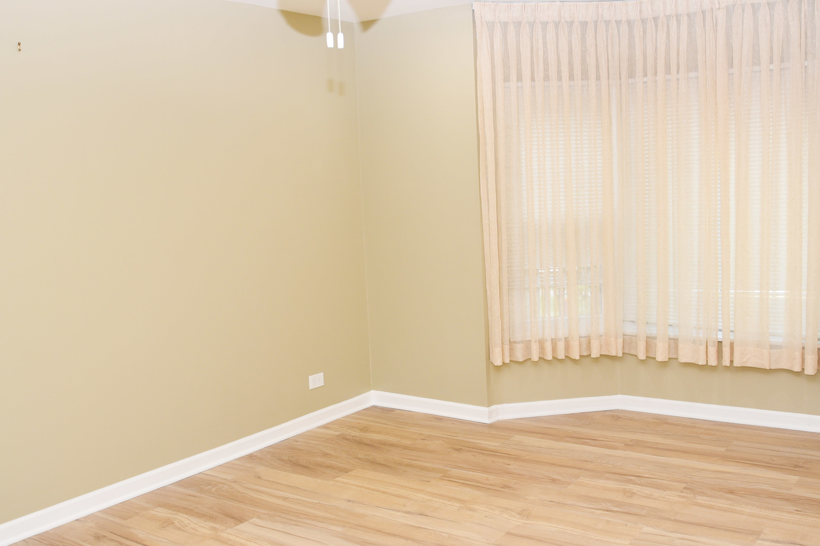 8620 Waukegan Road 105 Property Photo 13