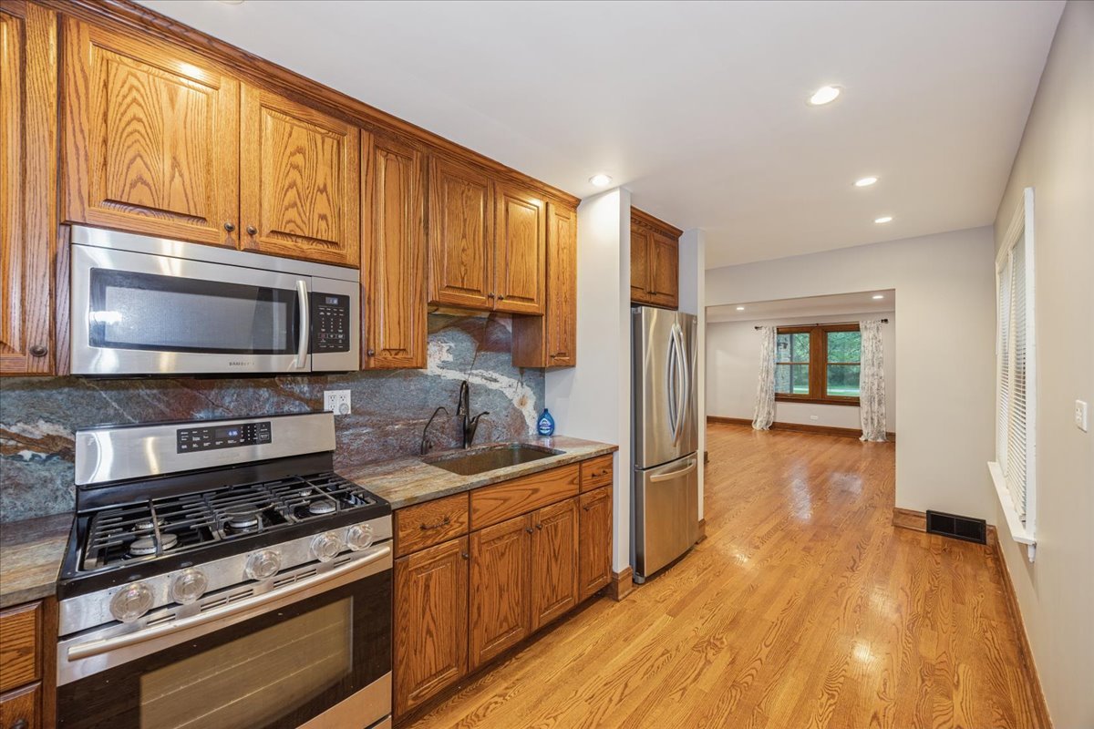 9048 Maple Avenue Property Photo 2