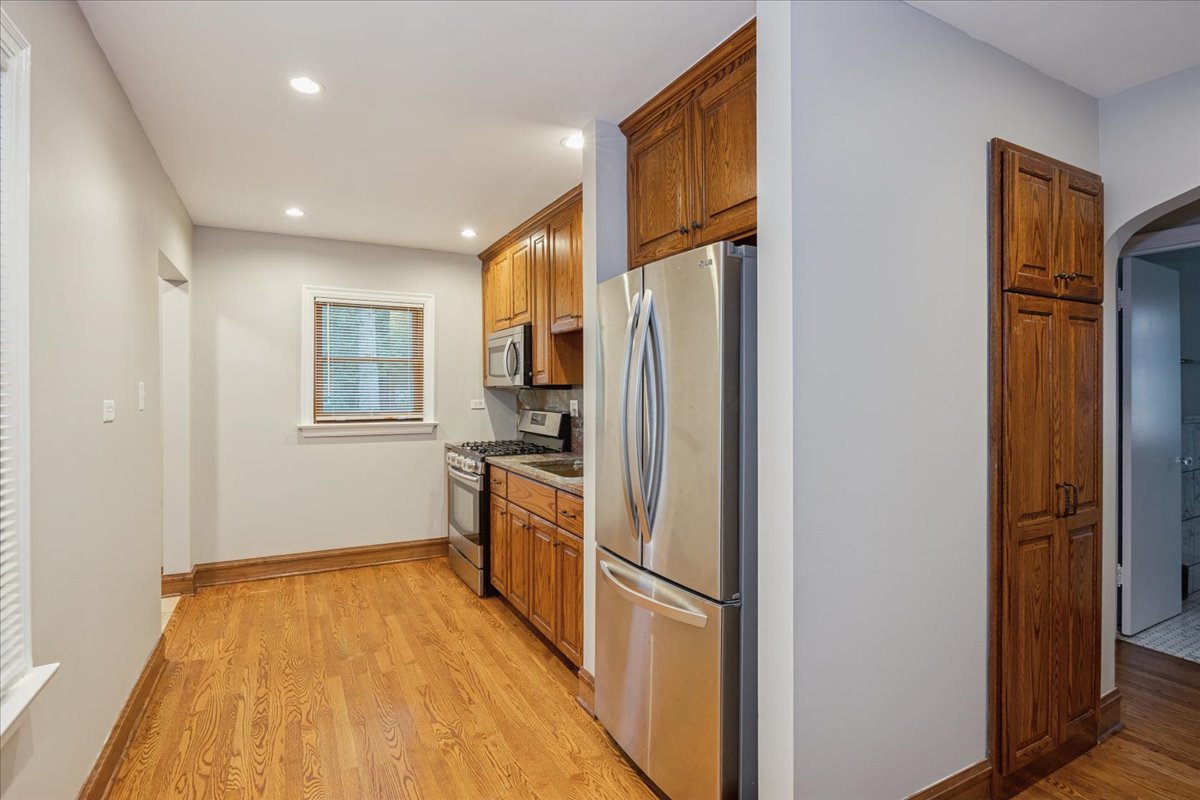 9048 Maple Avenue Property Photo 3