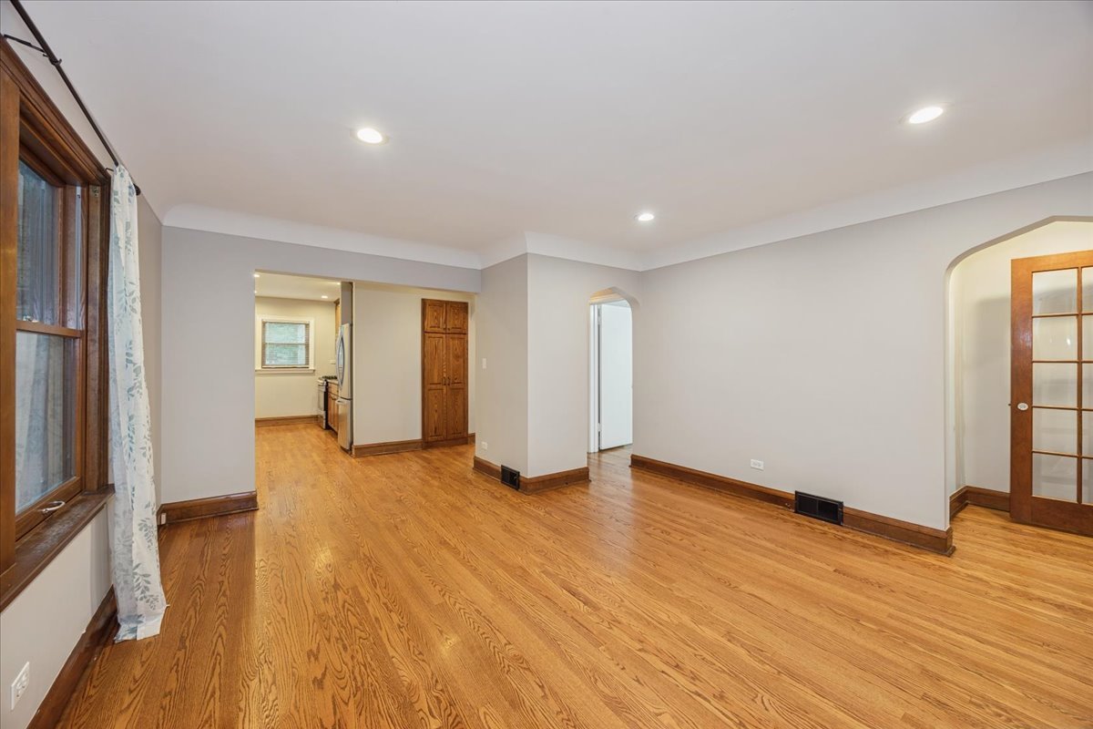 9048 Maple Avenue Property Photo 5