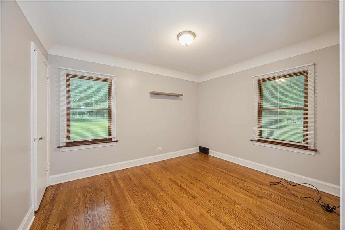 9048 Maple Avenue Property Photo 6