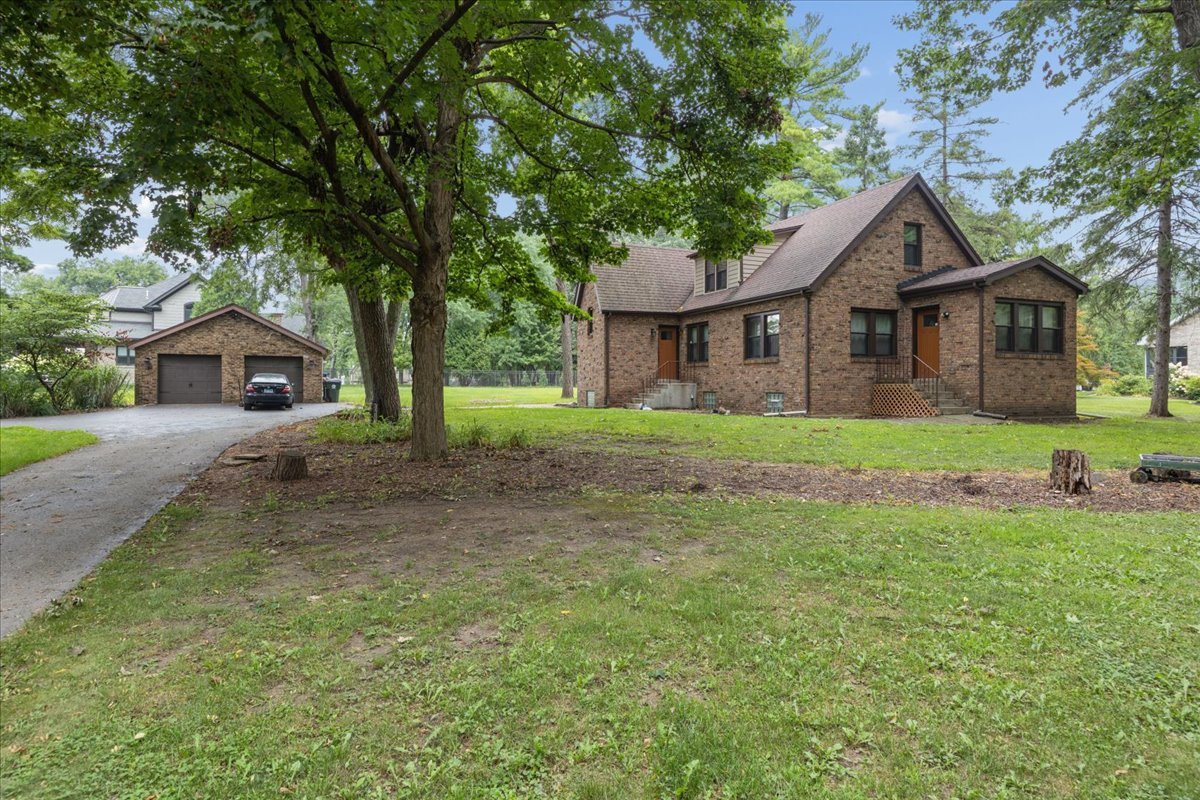 9048 Maple Avenue Property Photo 15