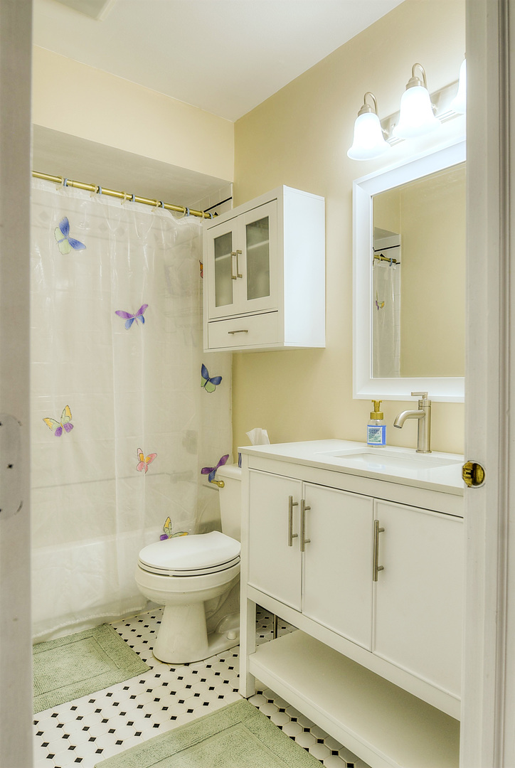 1212 Whispering Hills Court 3b Property Photo 13