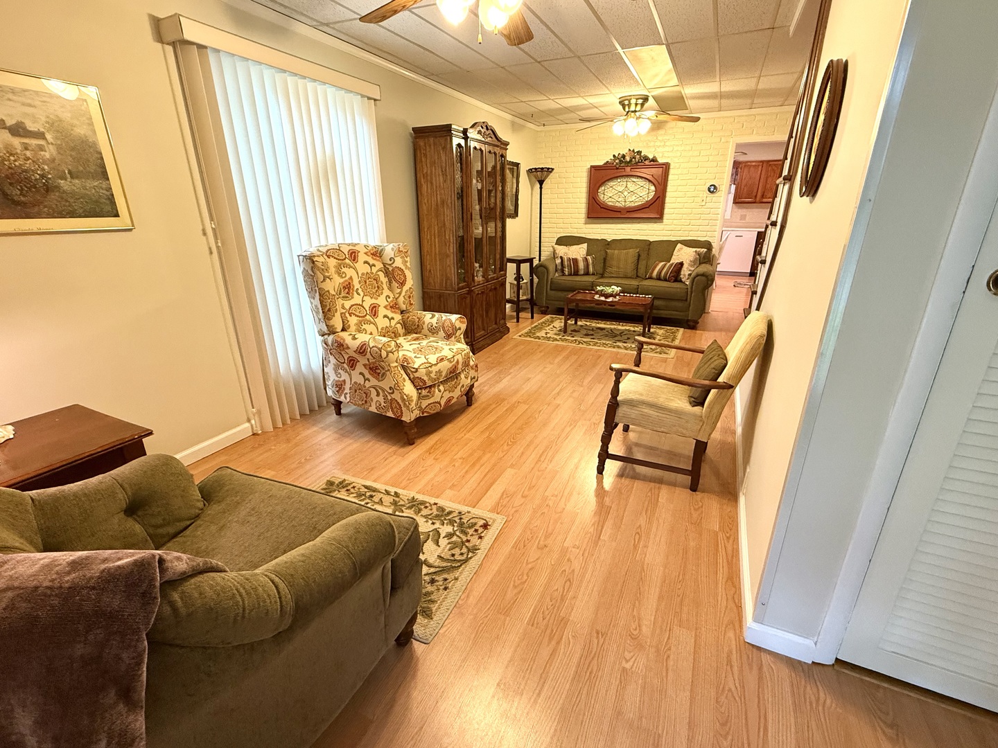 405 N Maple Street Property Photo 5