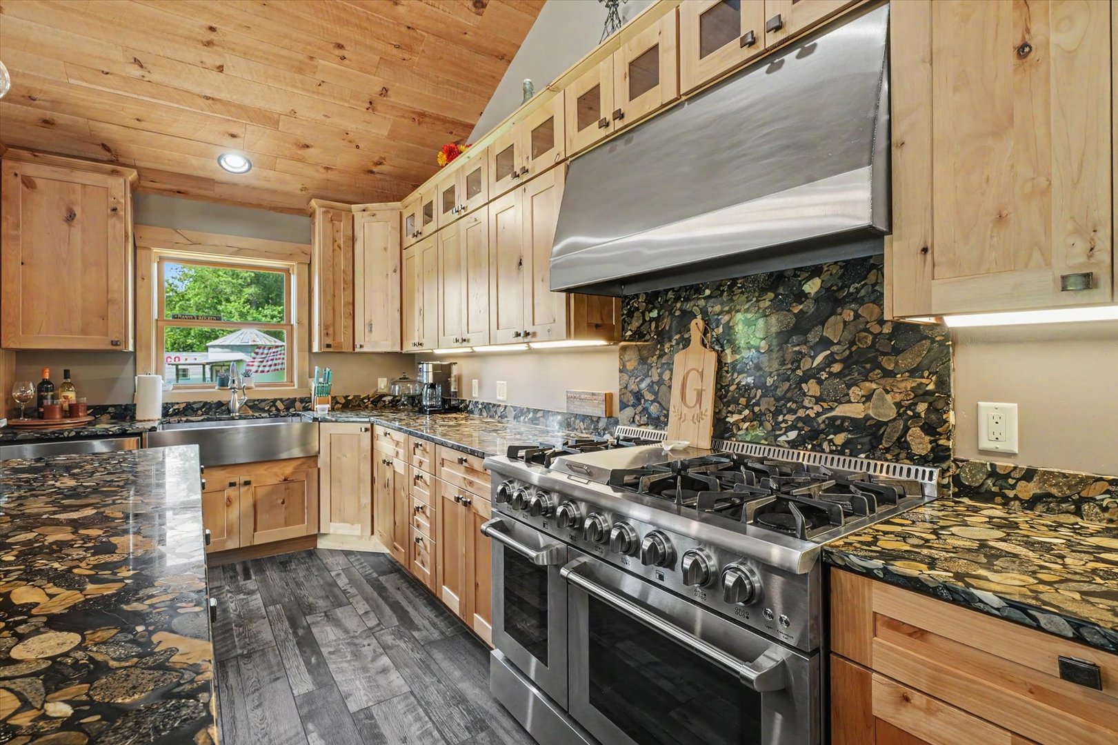 13550 B Hungry Hollow Road Property Photo 18