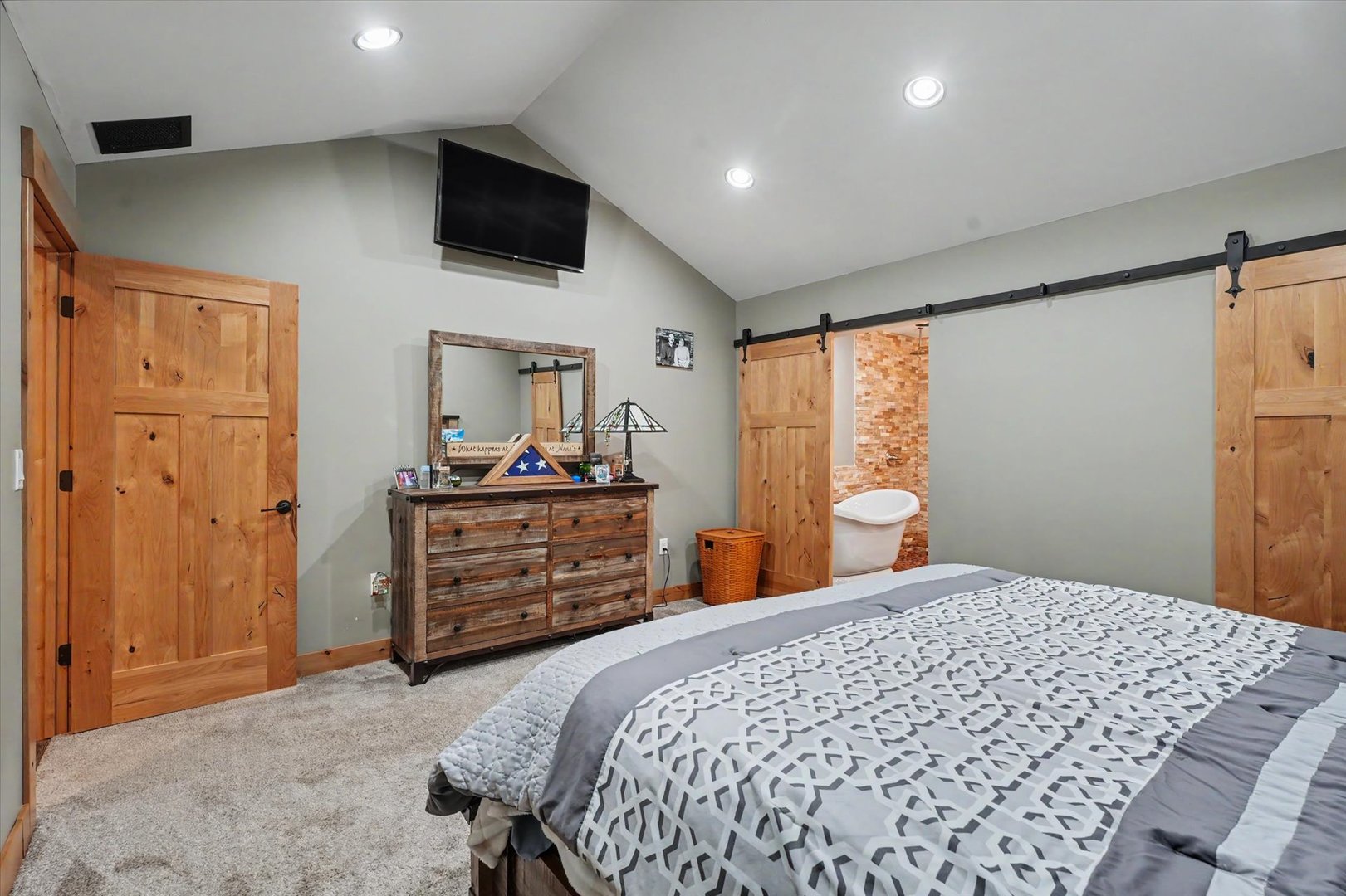 13550 B Hungry Hollow Road Property Photo 31
