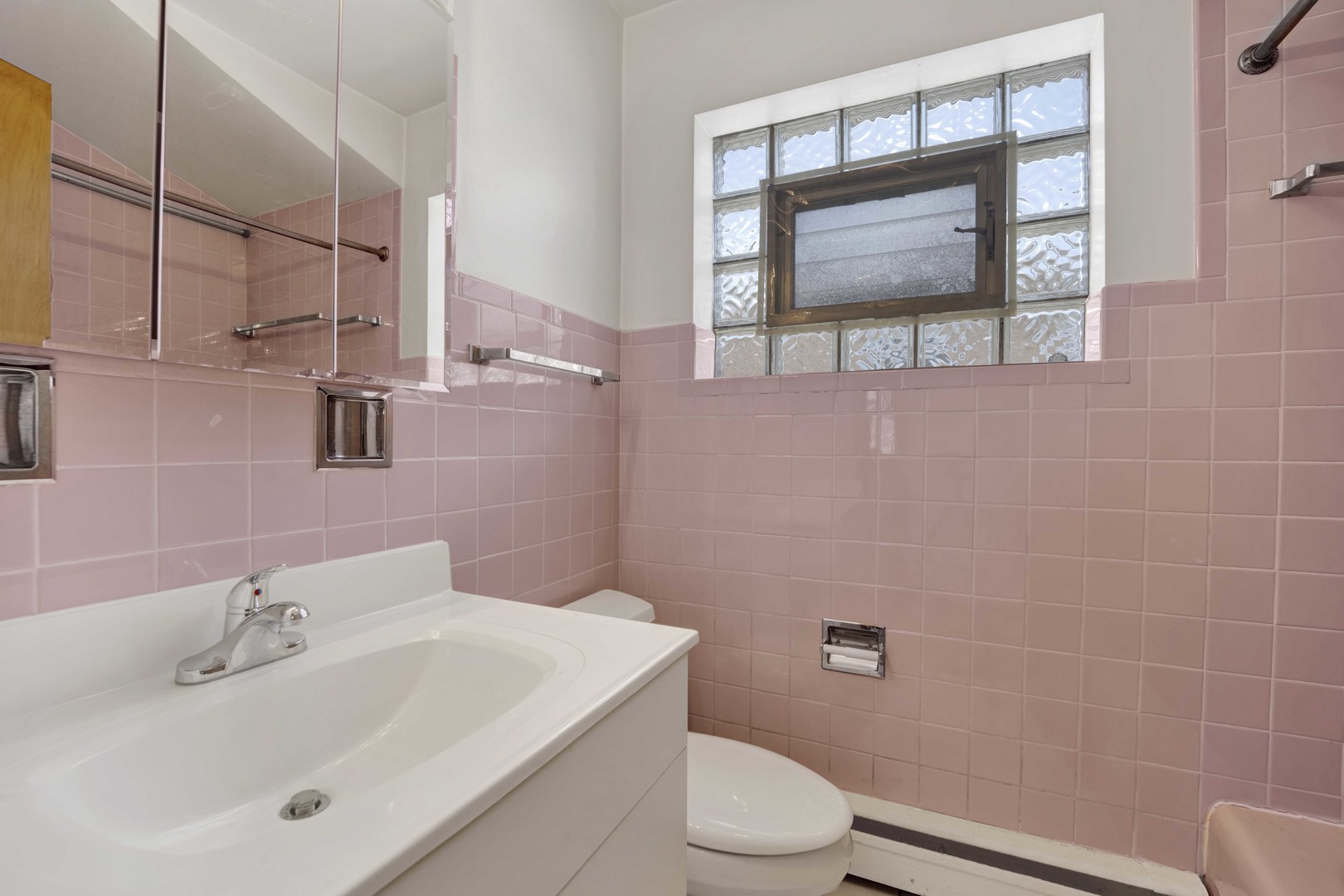 7740 W Belmont Avenue Property Photo 25
