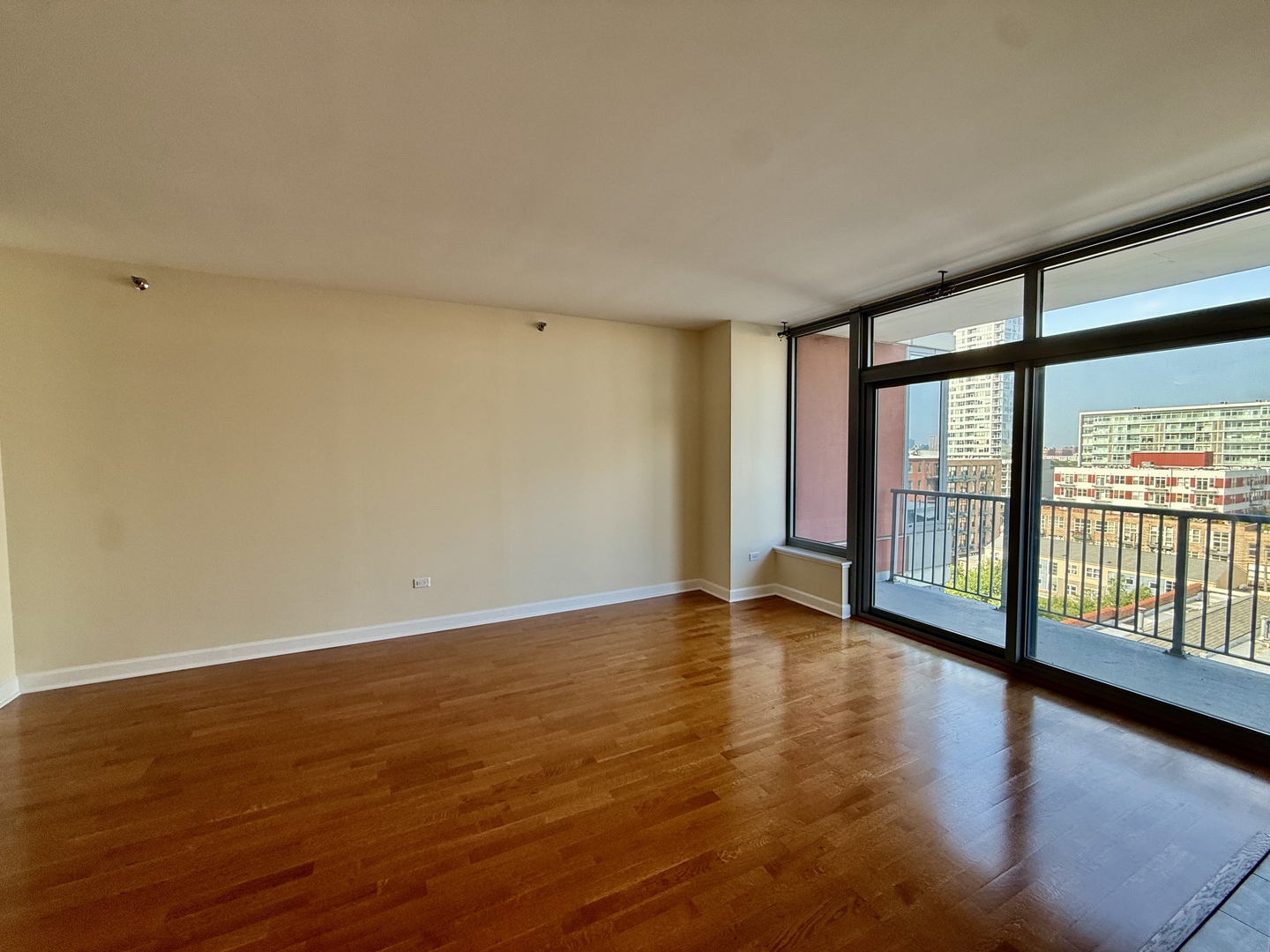 1600 S Prairie Avenue 1006 Property Photo 7