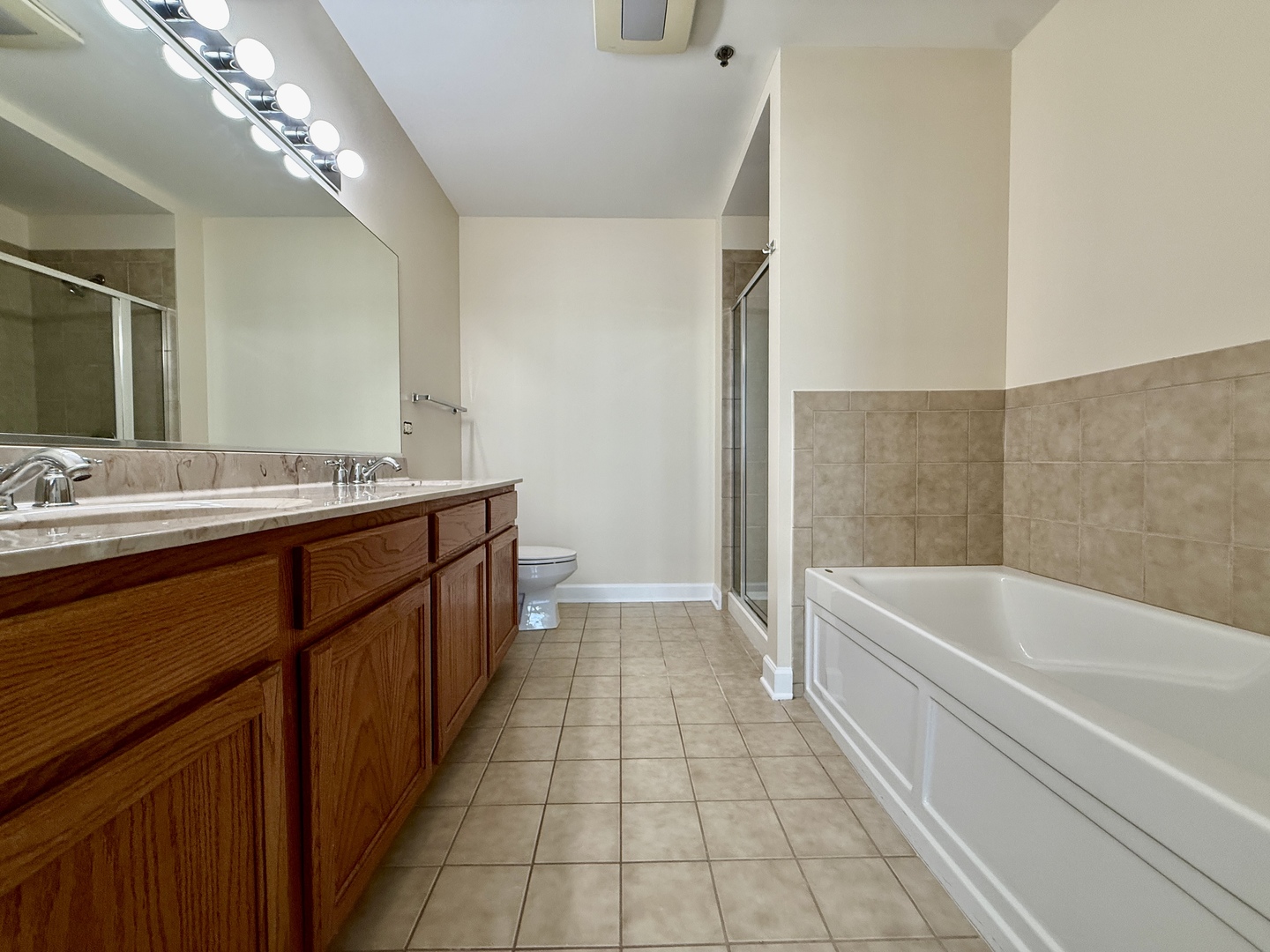 1600 S Prairie Avenue 1006 Property Photo 16