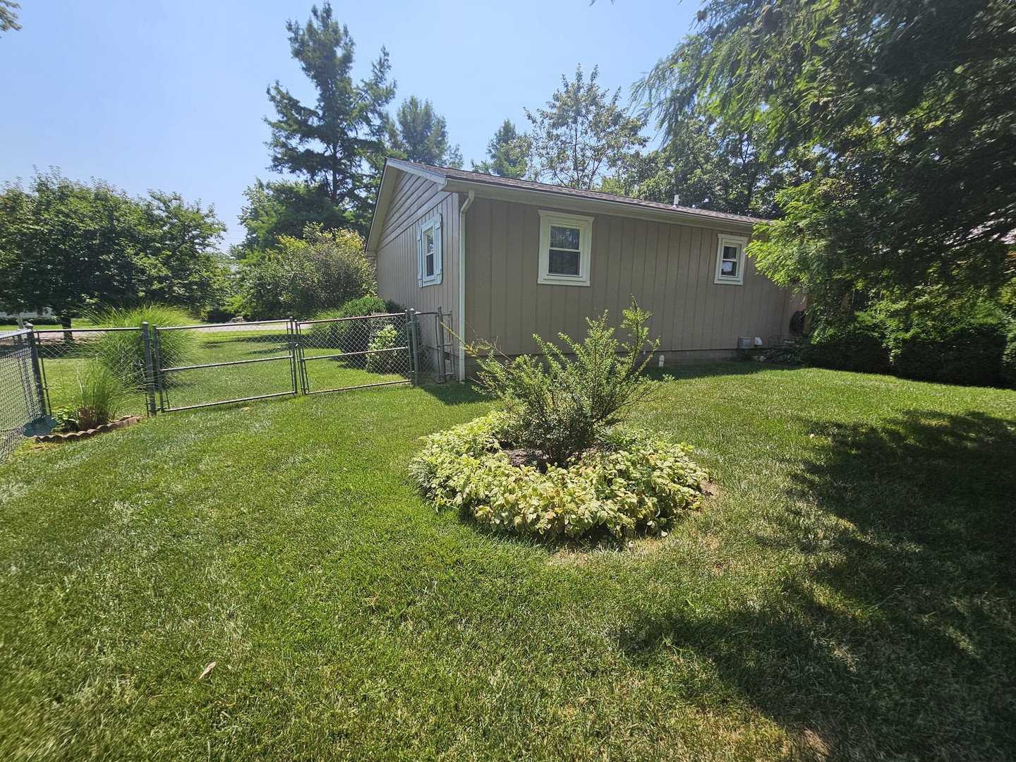 100 Cherry Drive Property Photo 14
