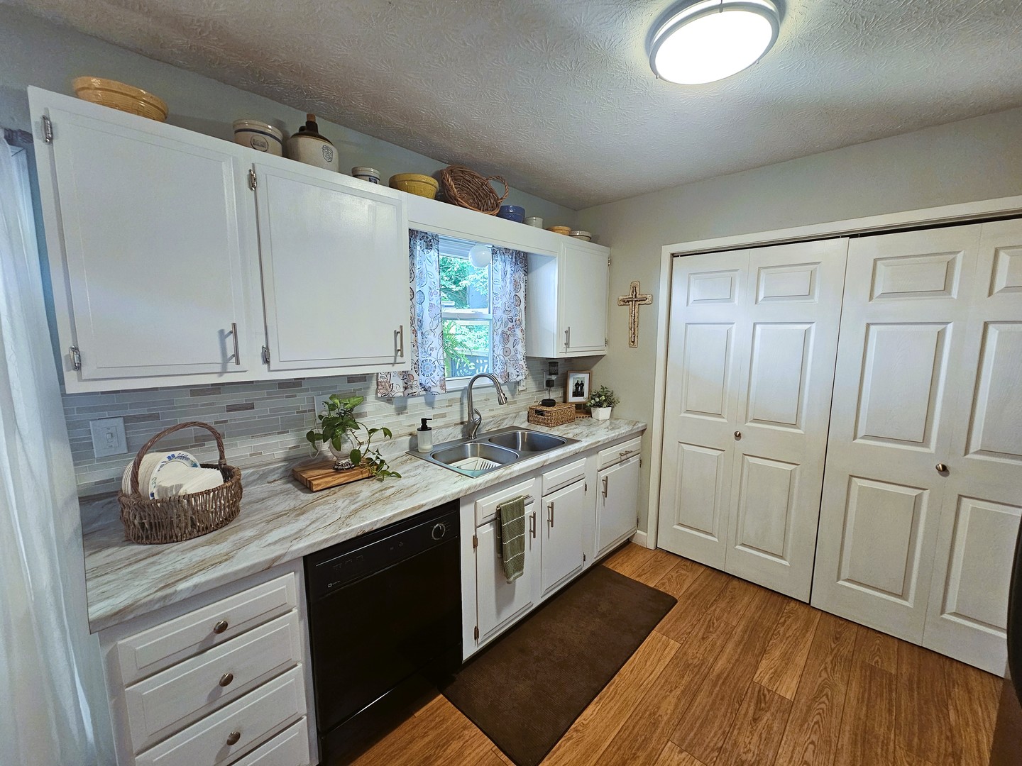 100 Cherry Drive Property Photo 30