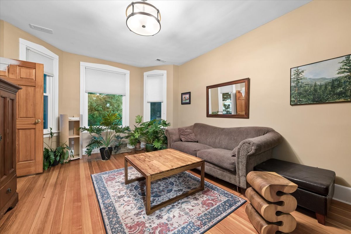 3650 W Oakdale Avenue Property Photo 2