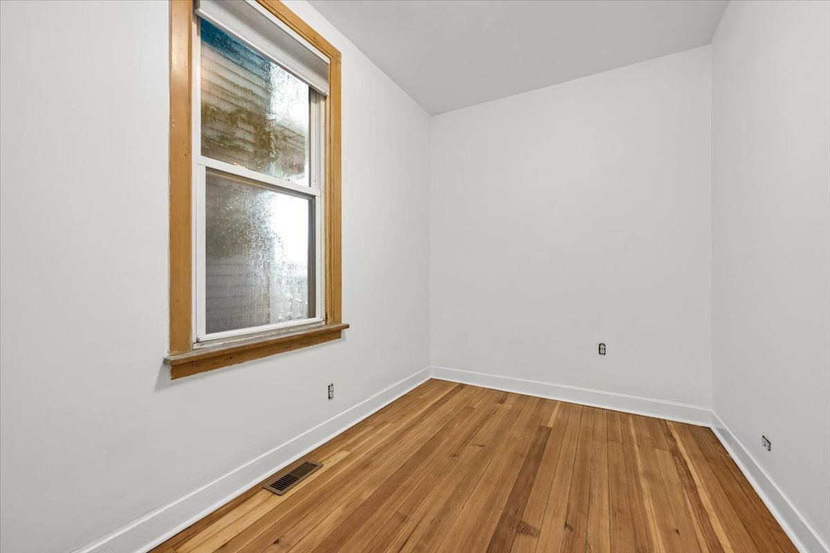 3650 W Oakdale Avenue Property Photo 21