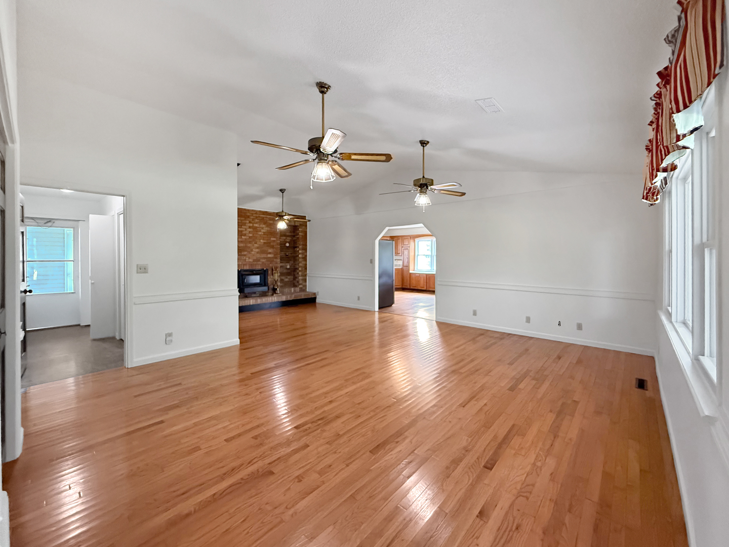 3364 County Road 1500 E Property Photo 8