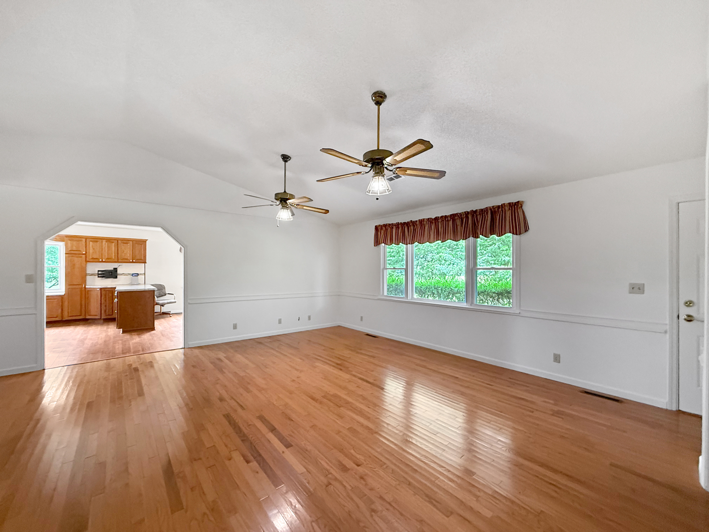3364 County Road 1500 E Property Photo 9