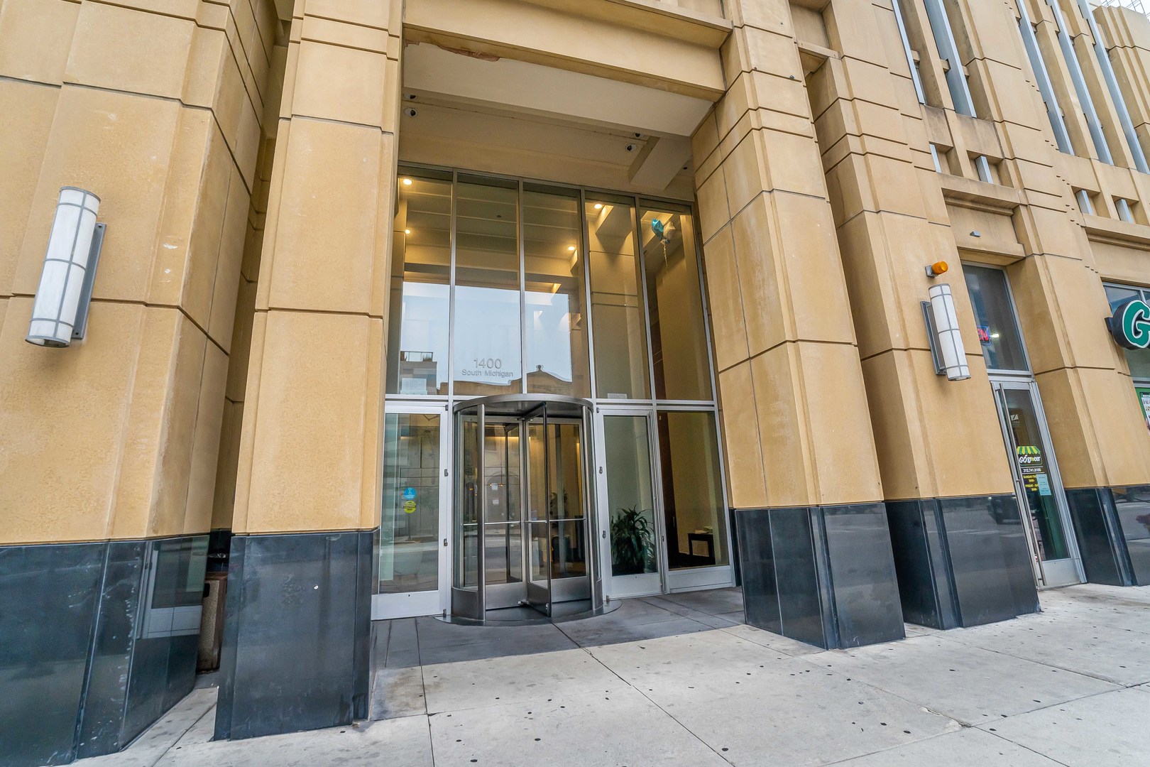 1400 S MICHIGAN Avenue 1501 Property Photo 1