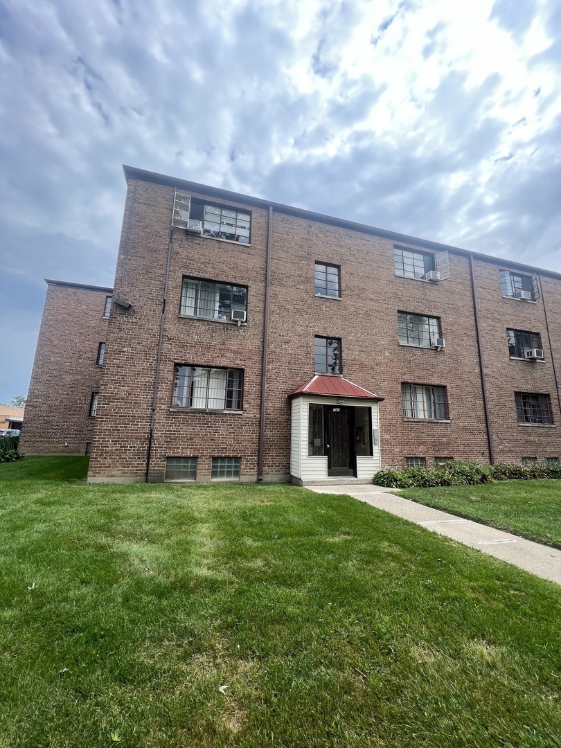 747 E 84th Place 2s Property Photo 1