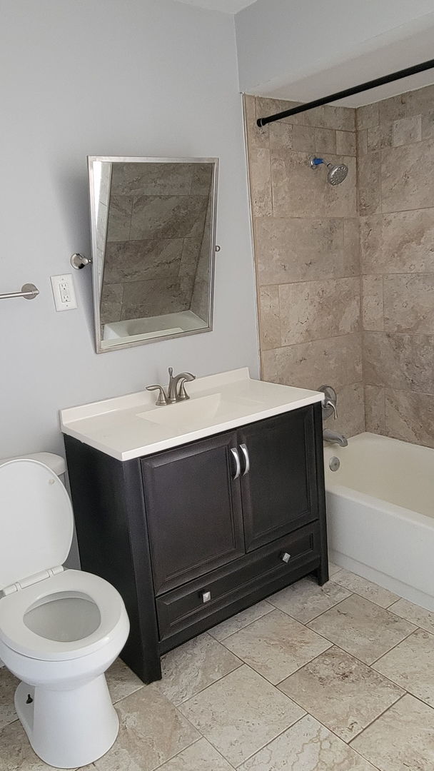 747 E 84th Place 2s Property Photo 8