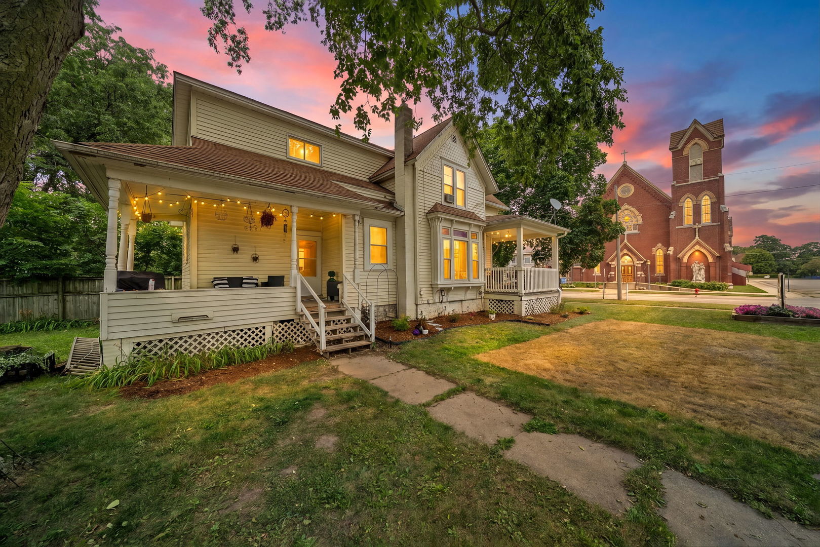 300 N 4TH Street