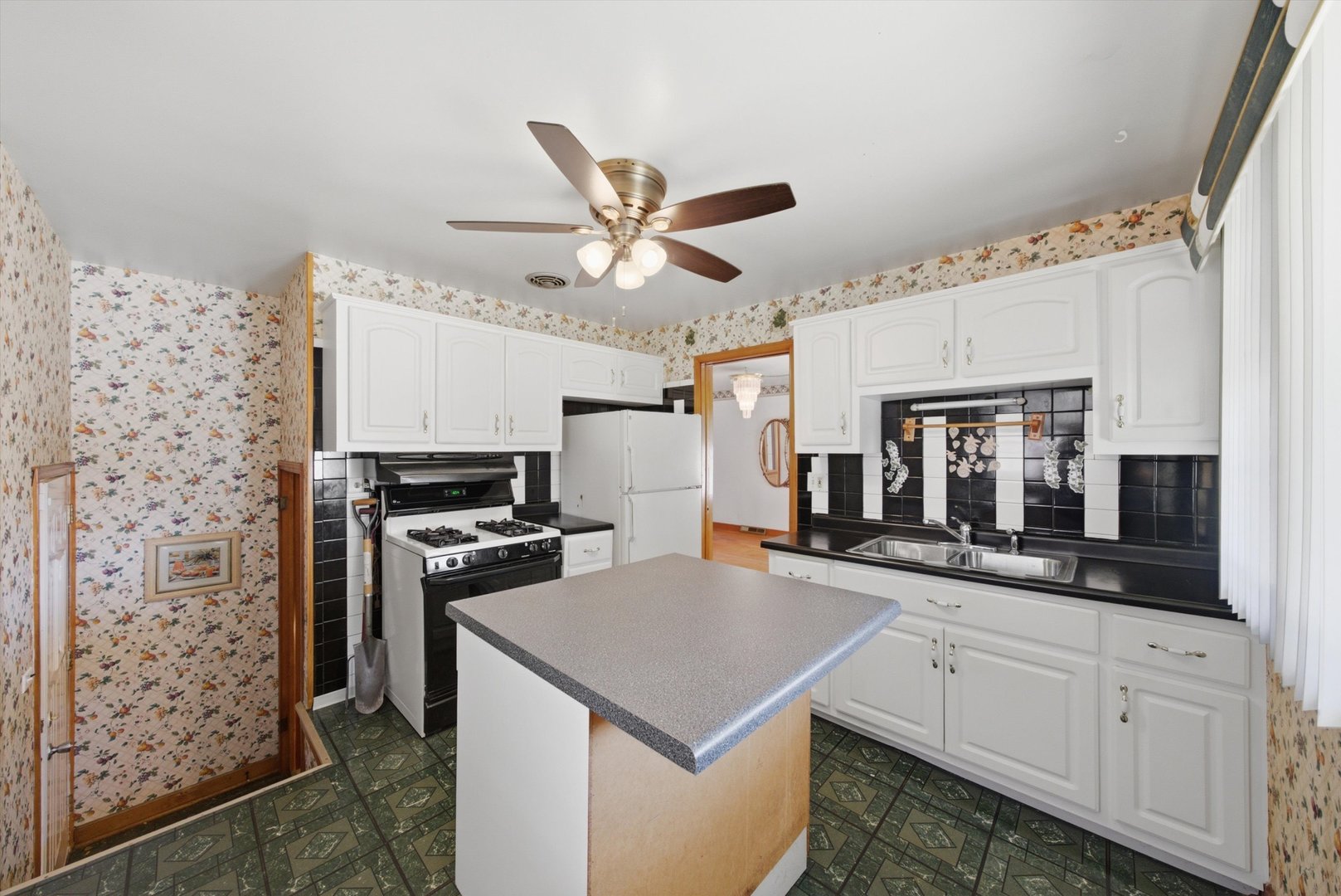 624 Marshall Avenue Property Photo 2