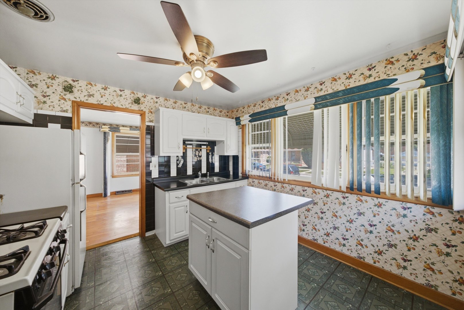 624 Marshall Avenue Property Photo 3