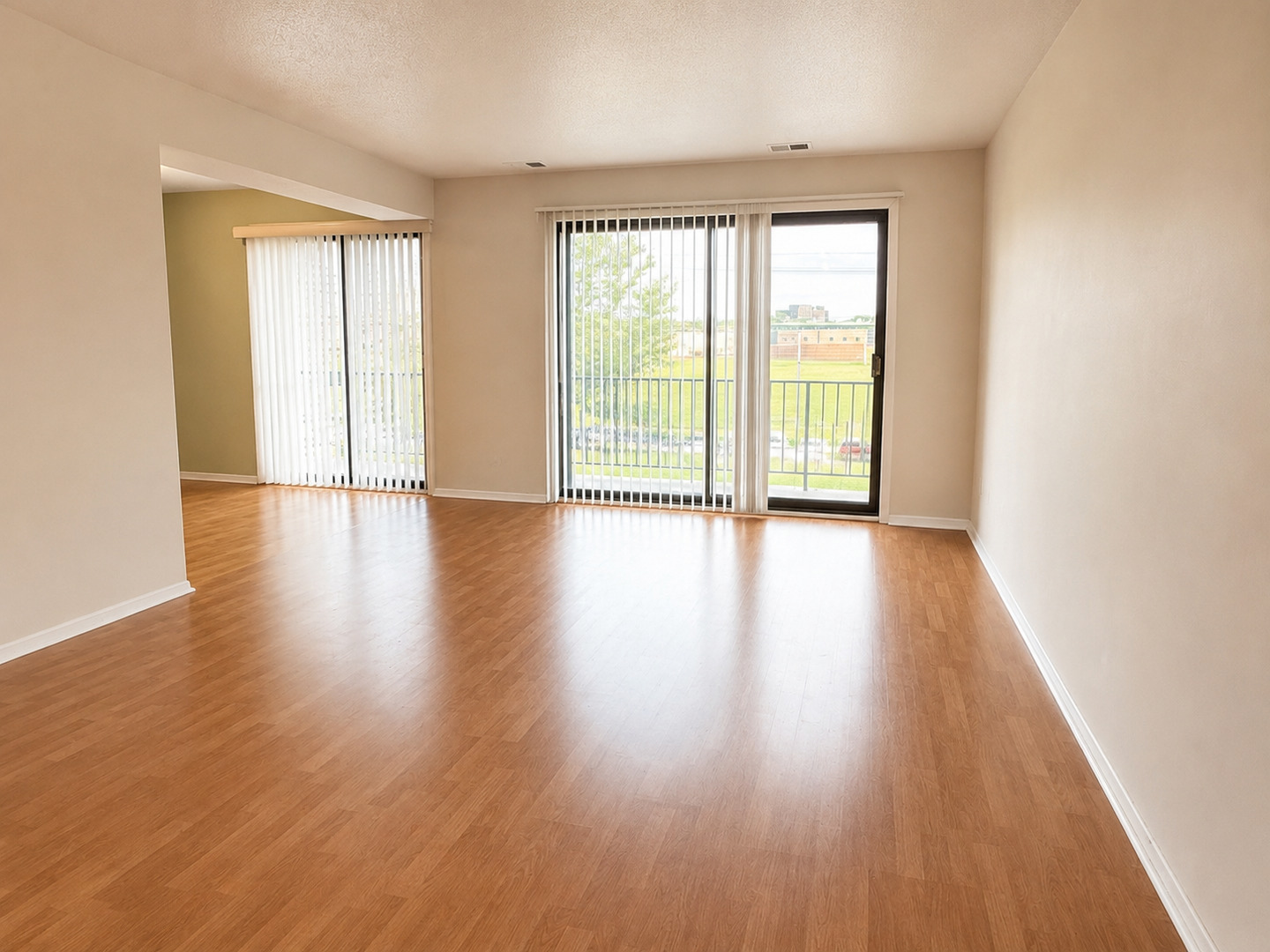 601 W Huntington Commons Road 302 Property Photo 6