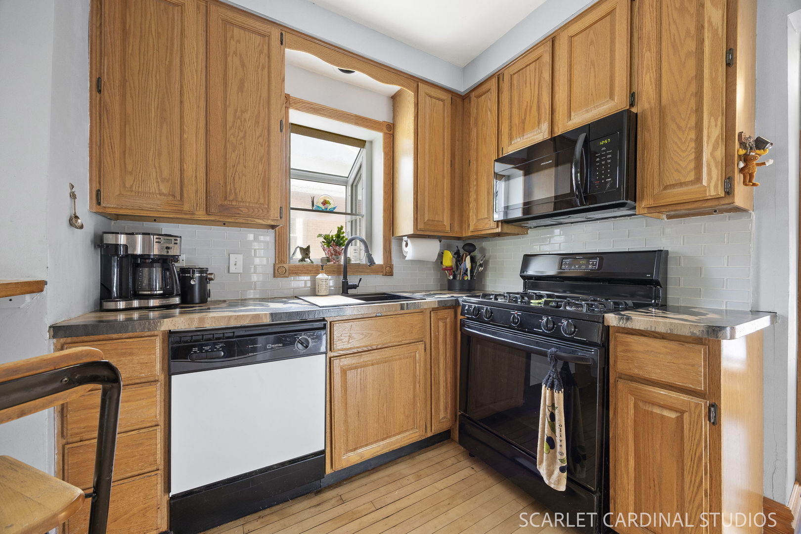 251 S Oakland Property Photo 9
