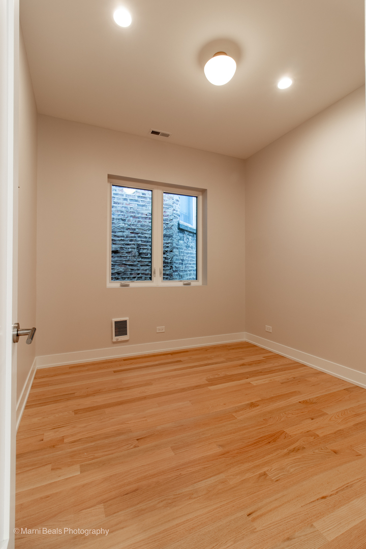 6852 S Langley Avenue Property Photo 11