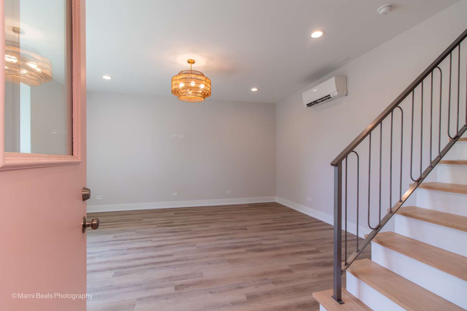 6852 S Langley Avenue Property Photo 12