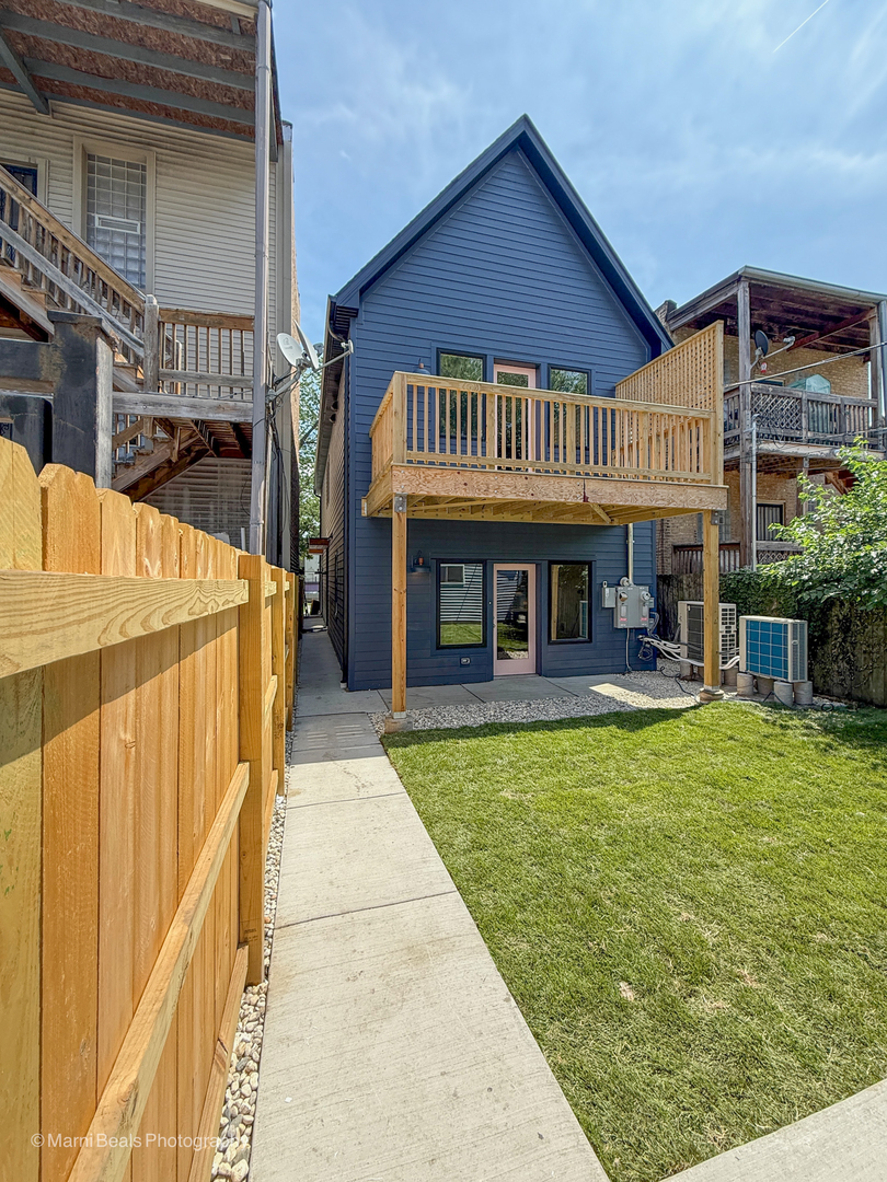 6852 S Langley Avenue Property Photo 18