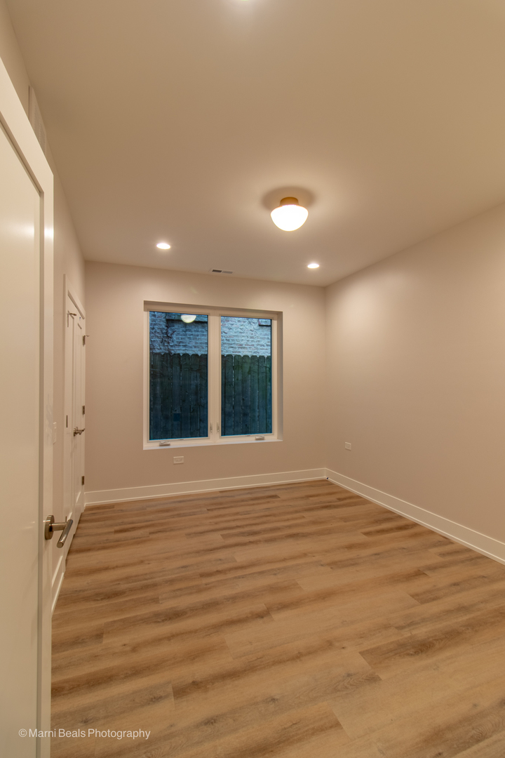 6852 S Langley Avenue Property Photo 32