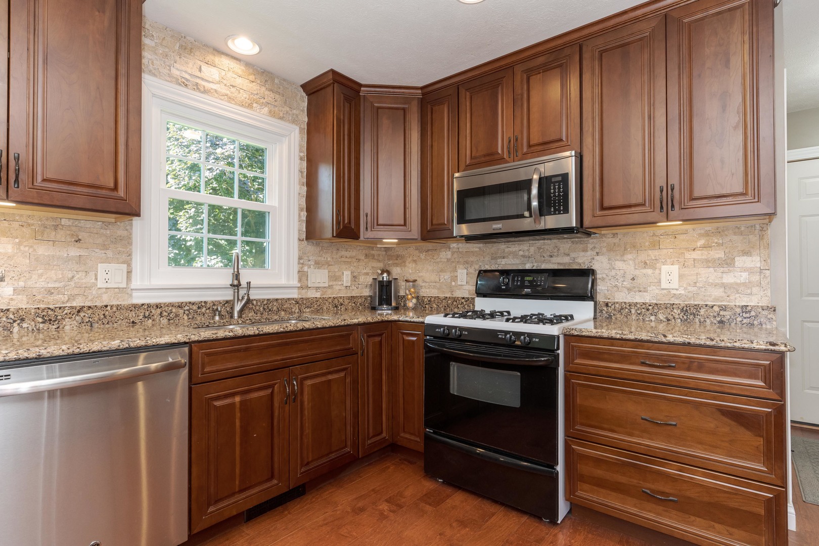 3205 Dorset Court Property Photo 16