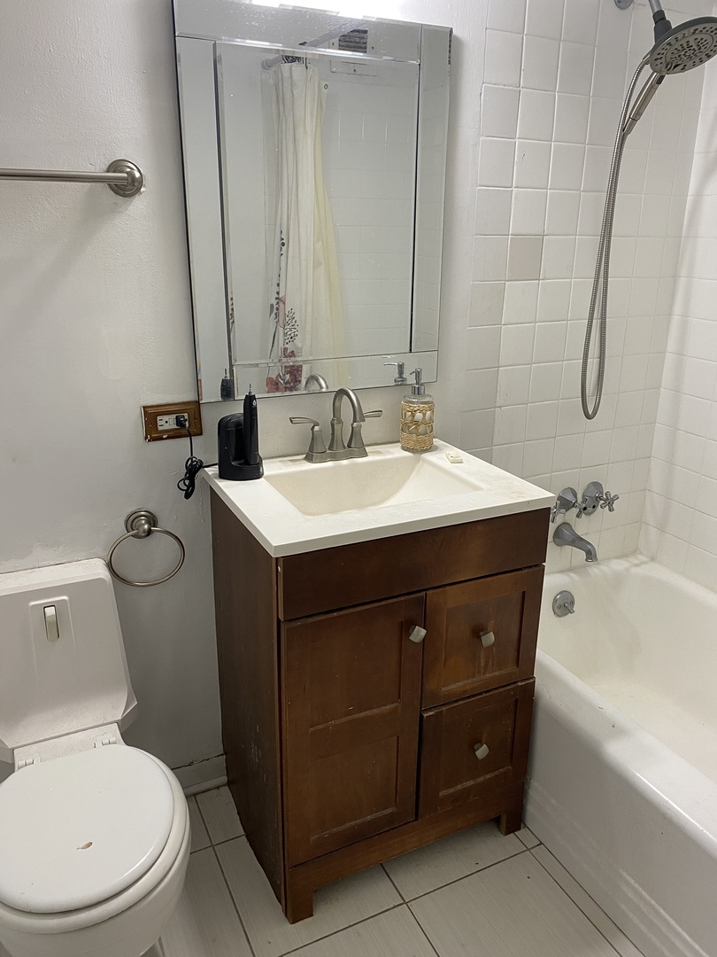 5050 S East End Avenue 2a Property Photo 9