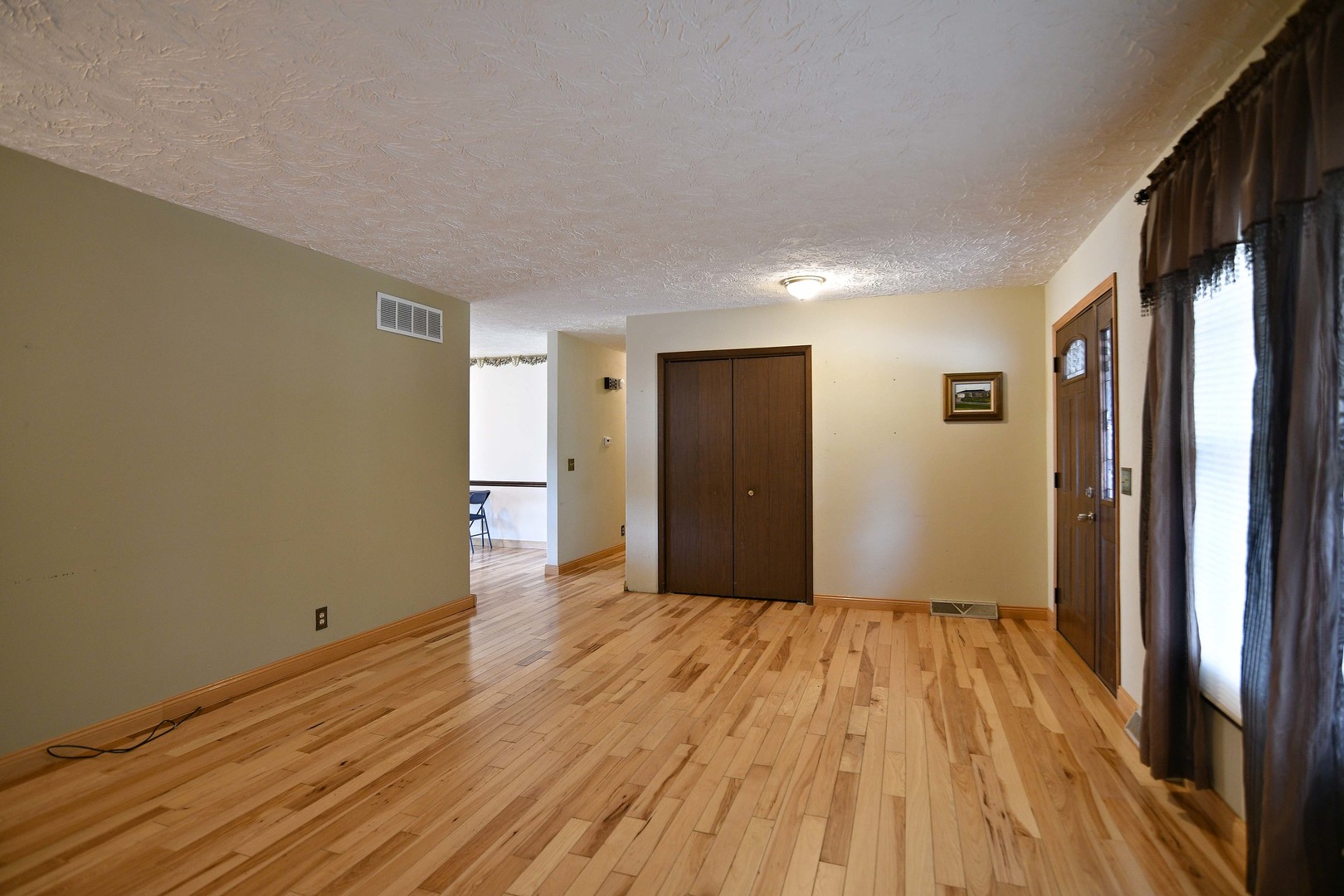 457 Avon Court Property Photo 3