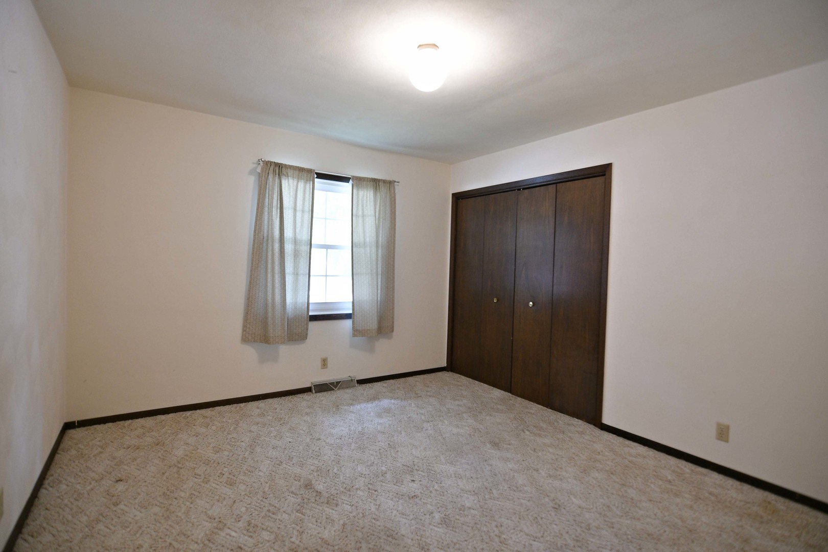 457 Avon Court Property Photo 12