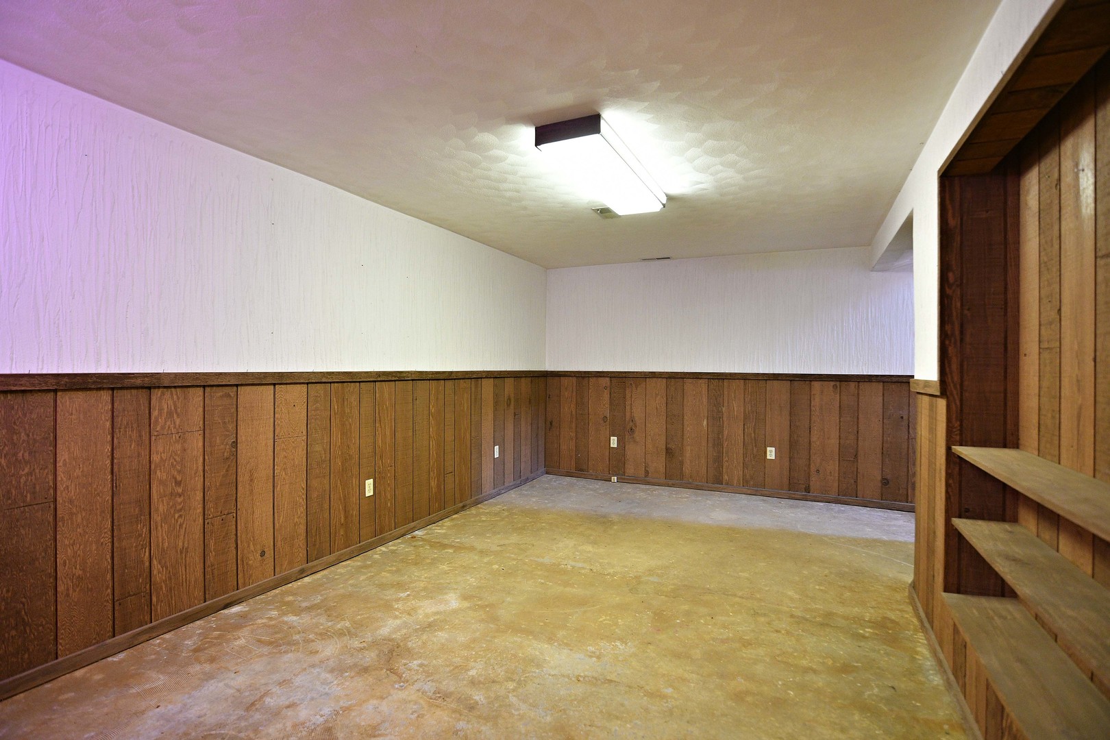 457 Avon Court Property Photo 15