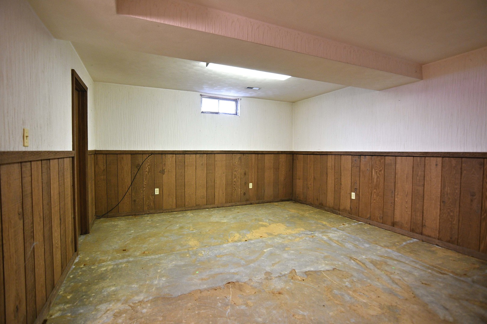 457 Avon Court Property Photo 16