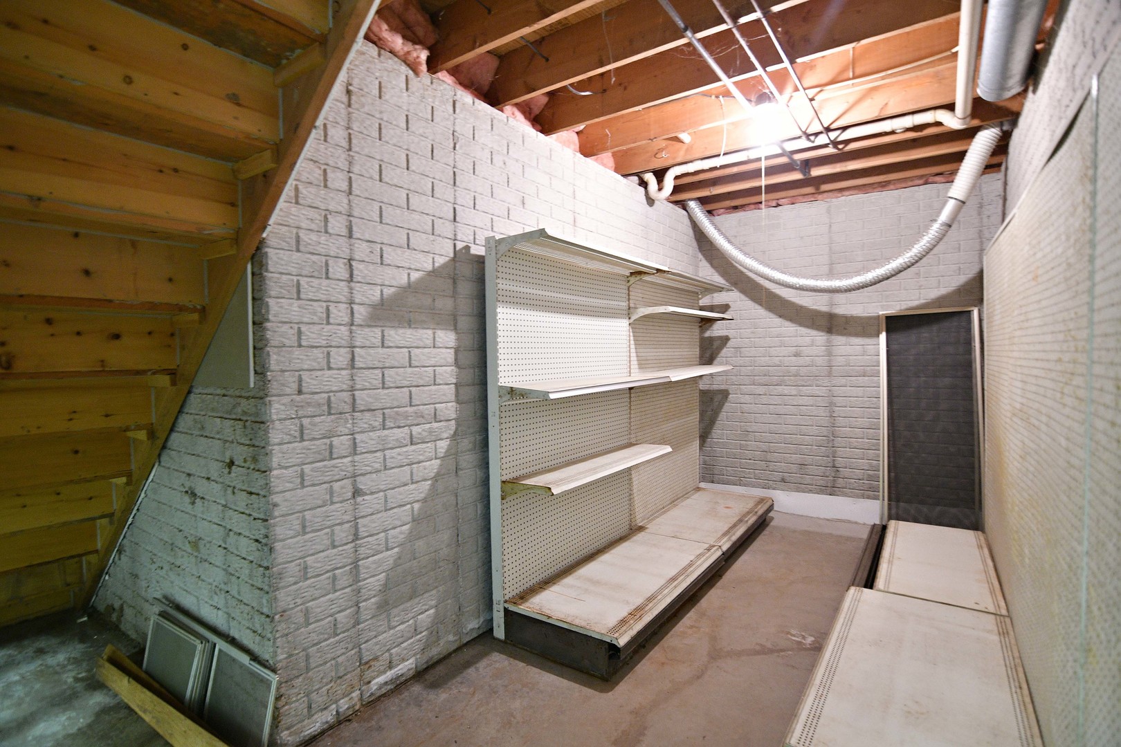 457 Avon Court Property Photo 17