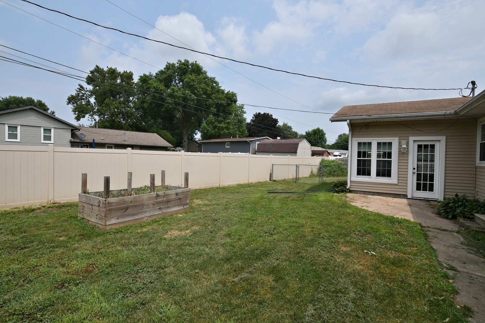 457 Avon Court Property Photo 21