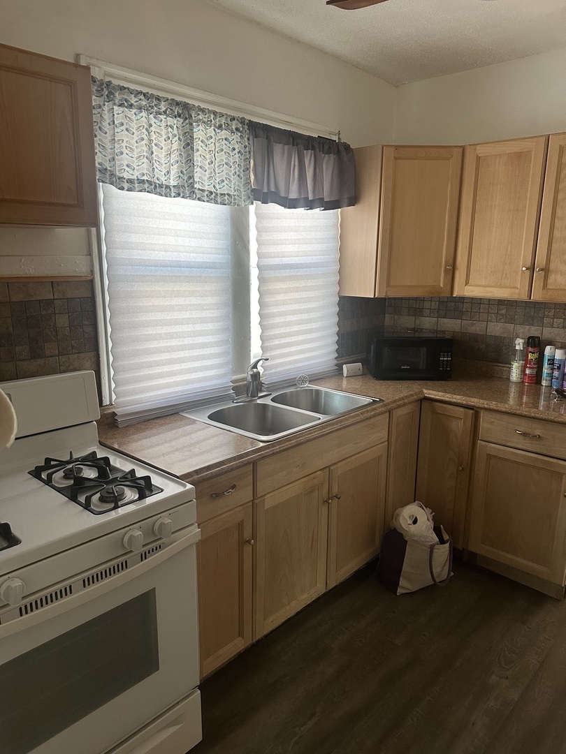 1748 E 83rd Street Property Photo 5