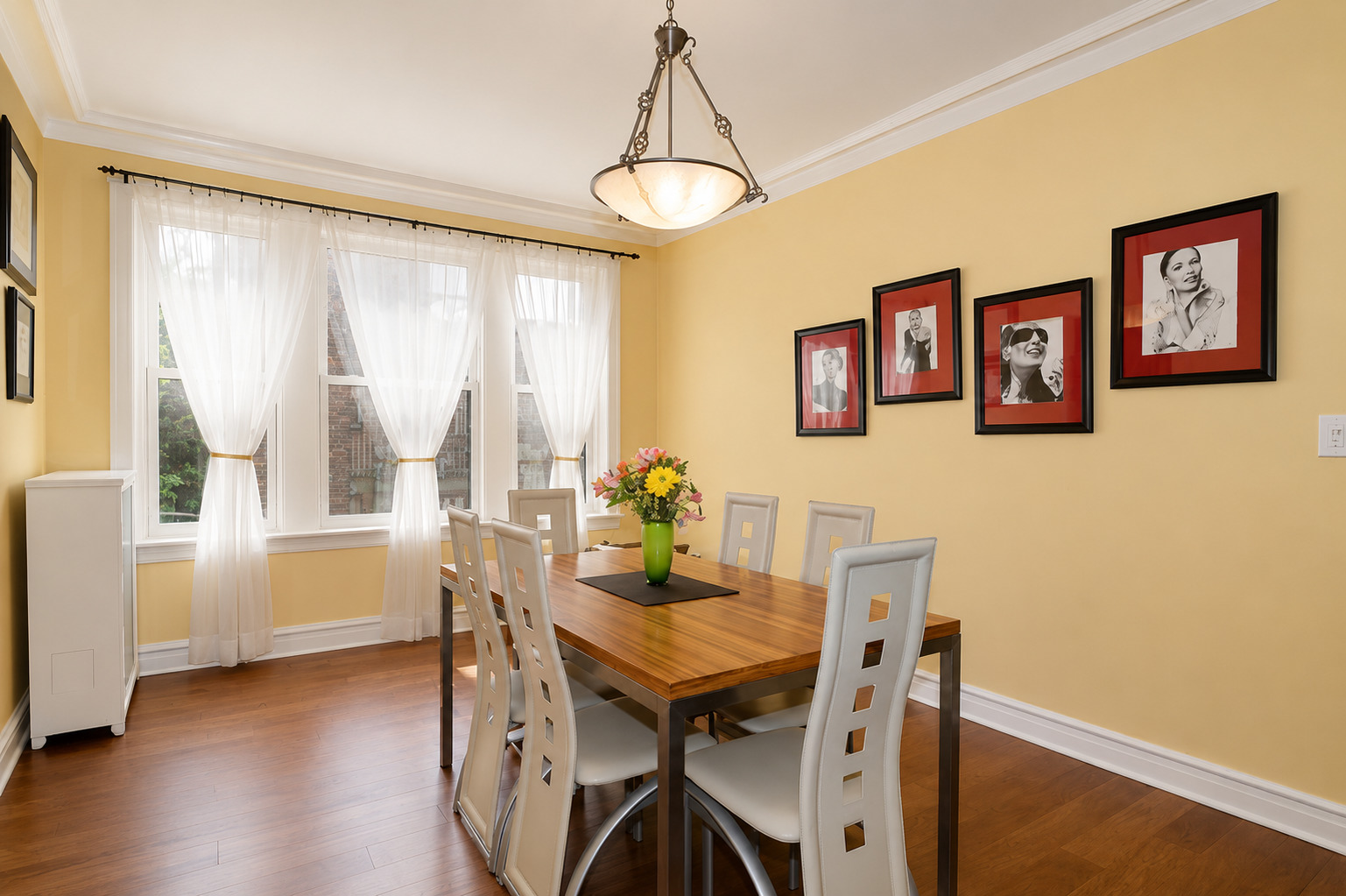 751 W Brompton Avenue 2e Property Photo 3