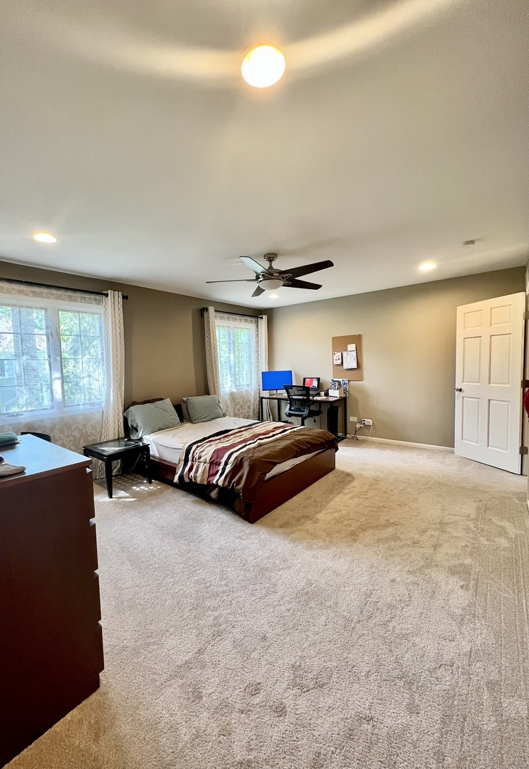 805 Suffield Square Property Photo 8