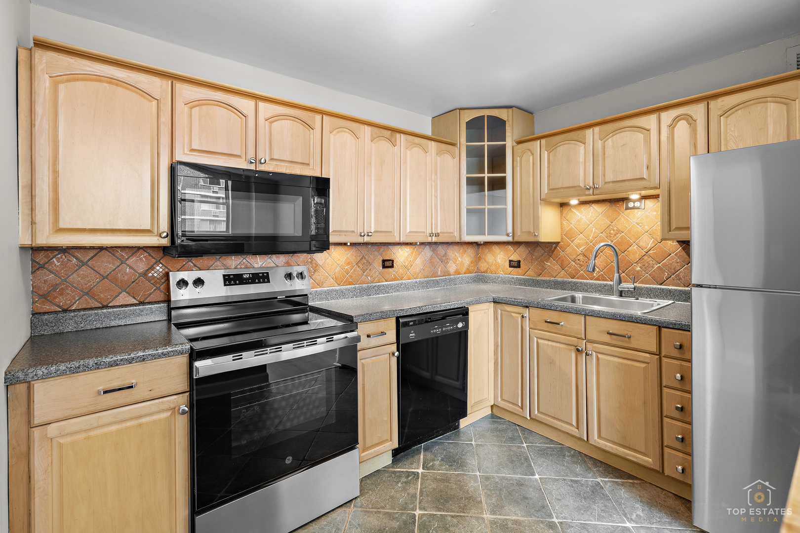 6301 N Sheridan Road 19n Property Photo 3