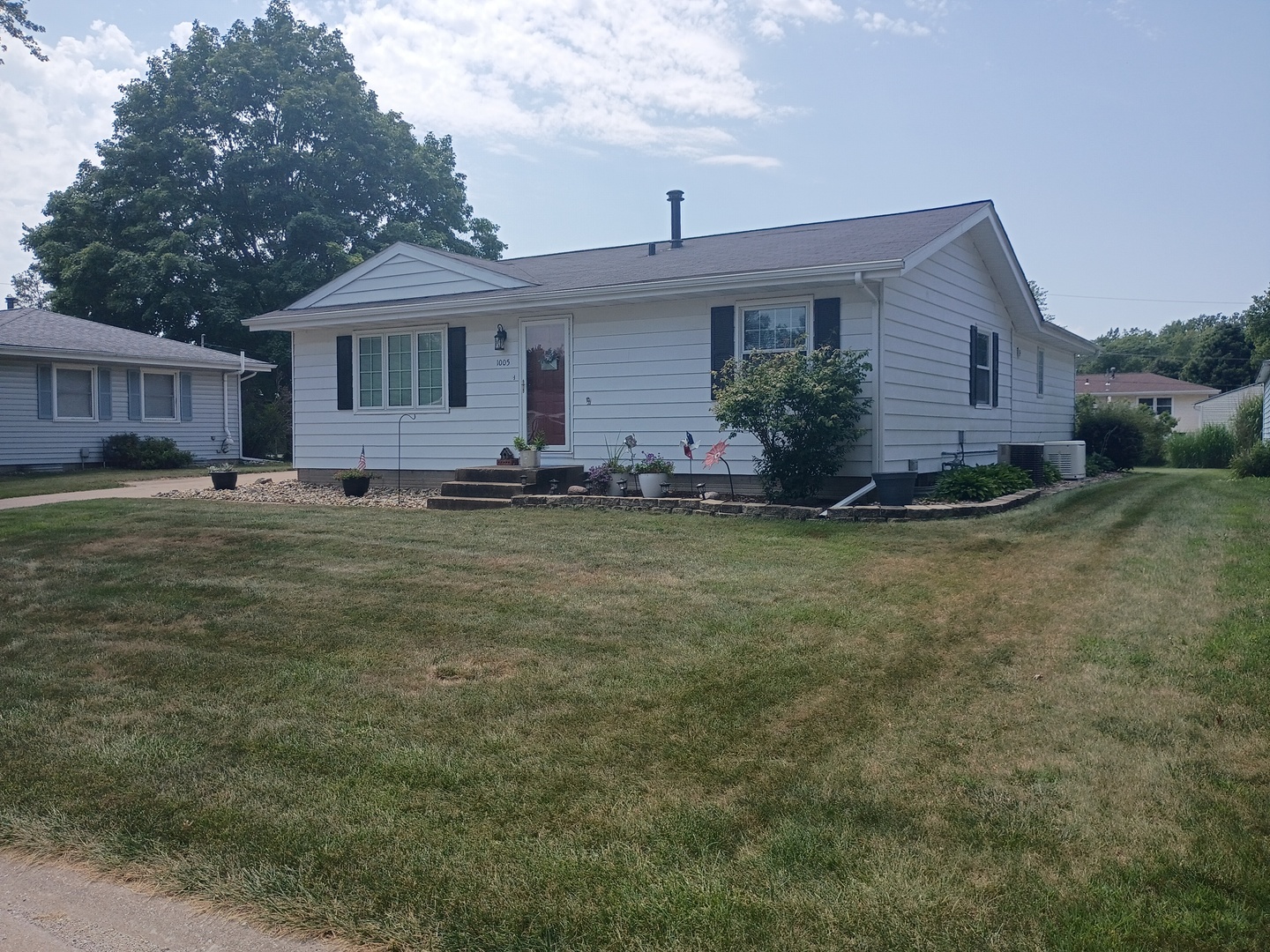 1005 16th Street Property Photo 1