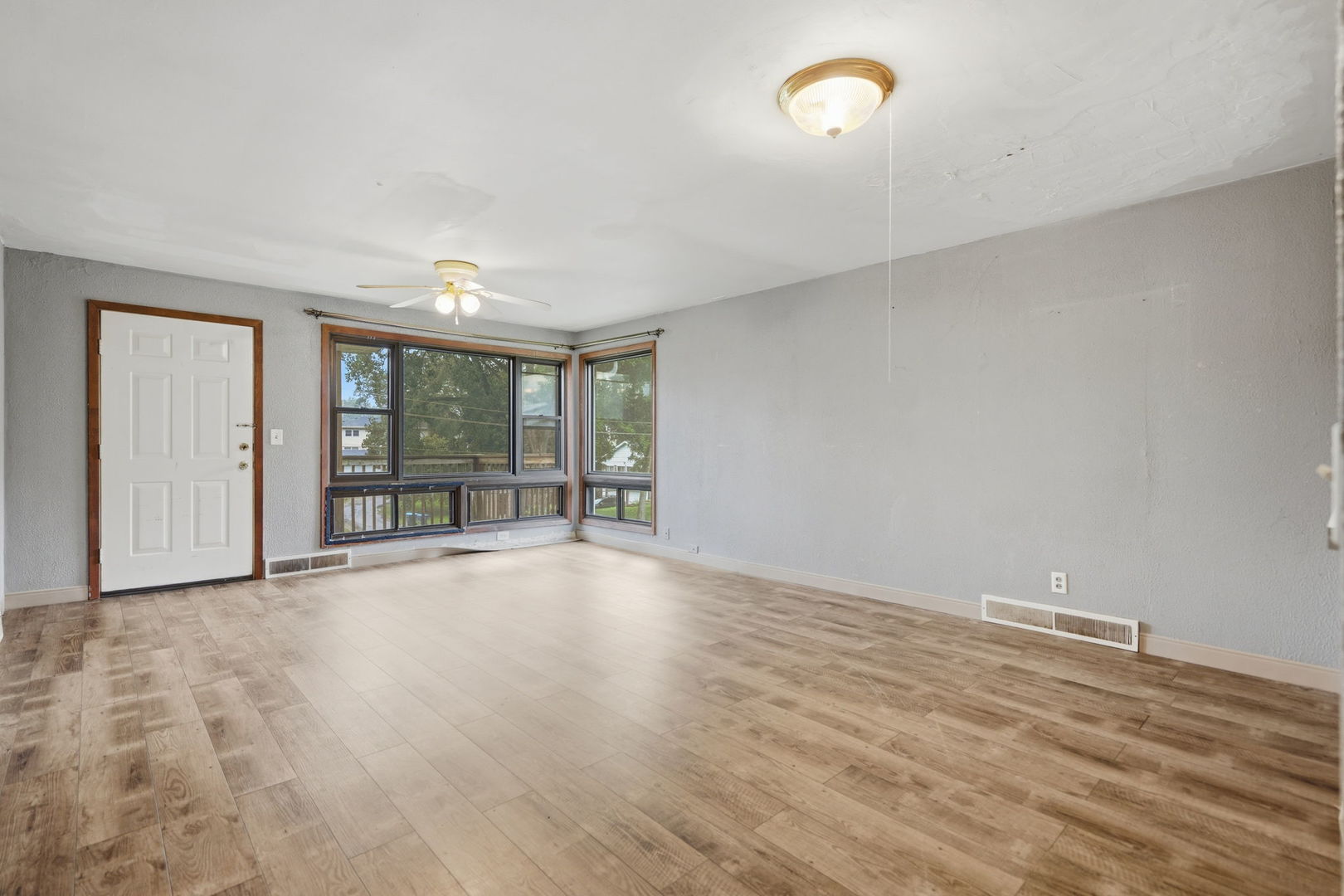2106 5th Street Property Photo 3