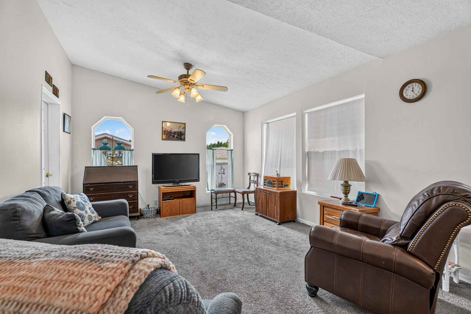 23025 Cog Hill Drive Property Photo 6