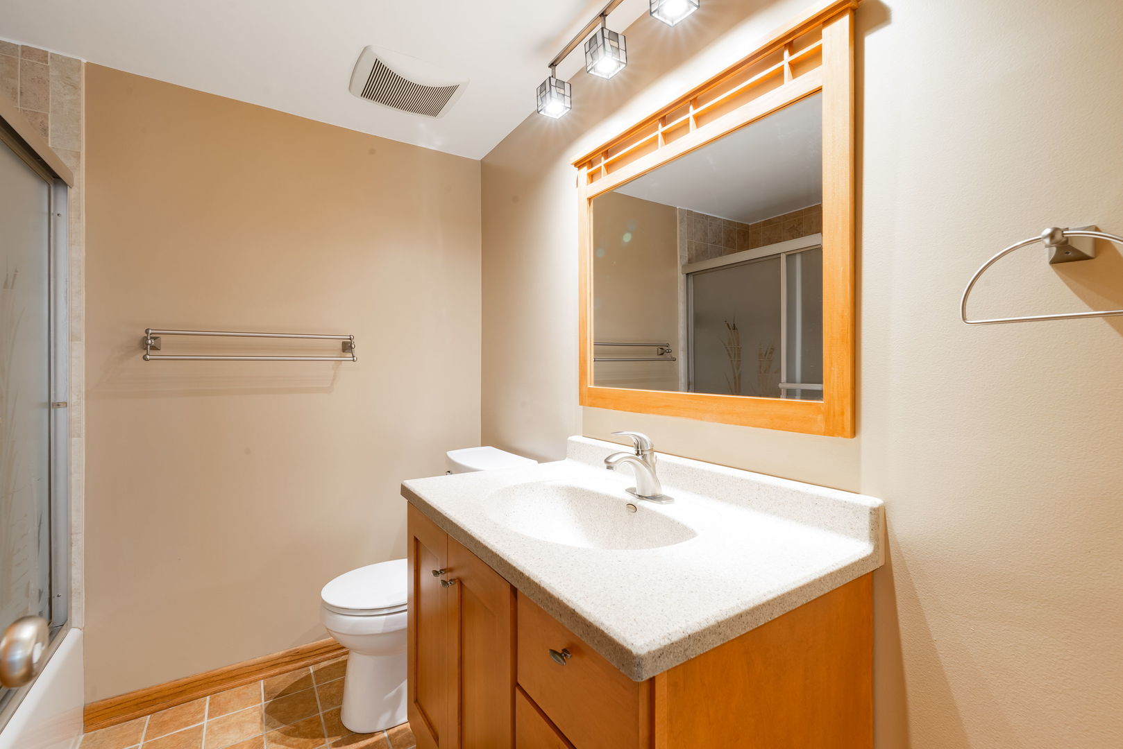 653 South Boulevard 101s Property Photo 15