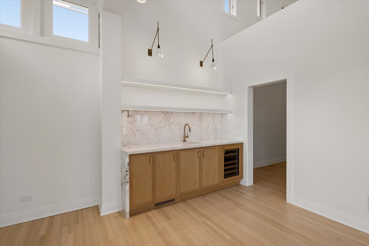 90 Kedzie Street Property Photo 17