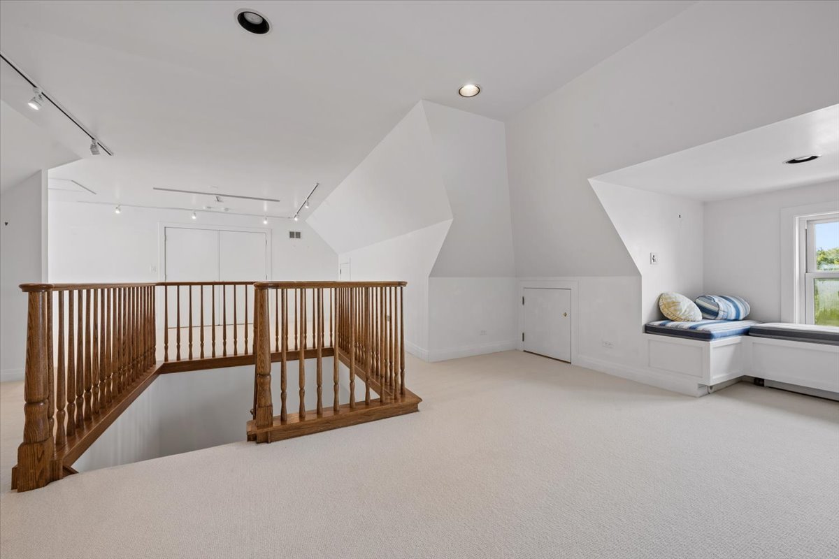 90 Kedzie Street Property Photo 37