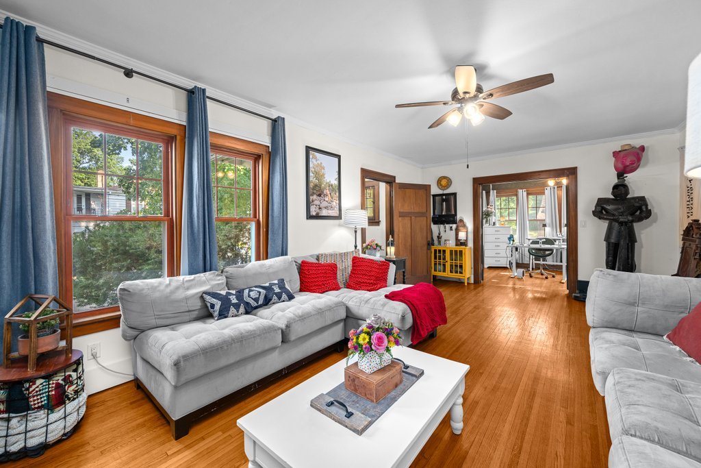 332 Forest Road Property Photo 6